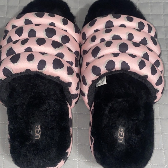 PINK/BLACK CHEETAH PRINT MAXI SLIDE UGGS! - Picture 2 of 3